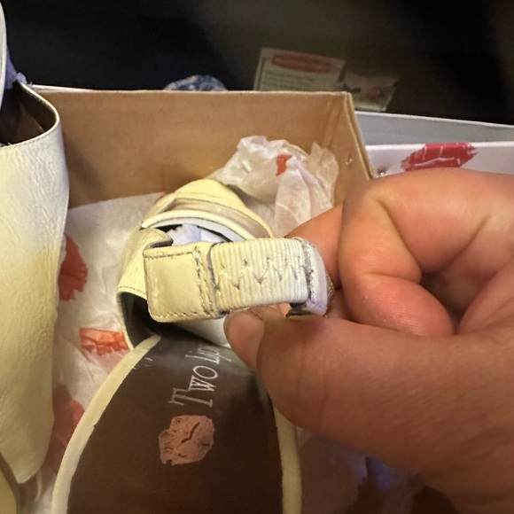 2 Lips Too 💥 Too Oddyssey platform sandal heels - Picture 8 of 9